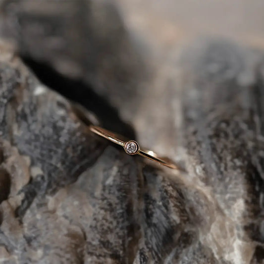 18k Petit Diamond Gold Ring