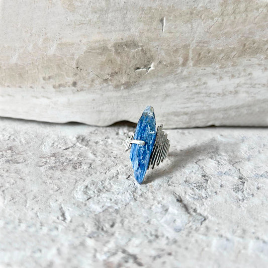 Aura Silver Ring with Kyanite