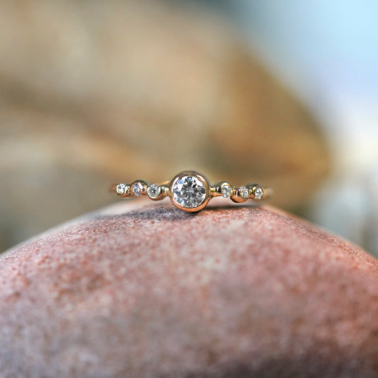 Anillo de Compromiso Orión con Diamantes 18k