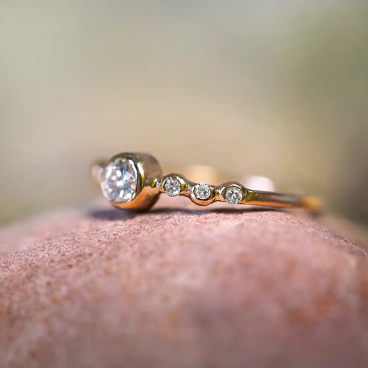 Anillo de Oro Orión con Diamantes 18k