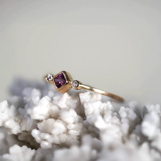 Rhombus Mini Rhodolite and Tanzanite 18k Gold Ring