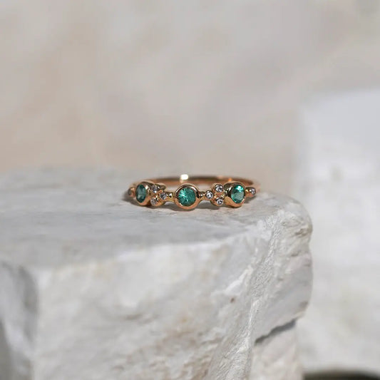Sissi 18k Gold Ring with Emeralds and Diamonds
