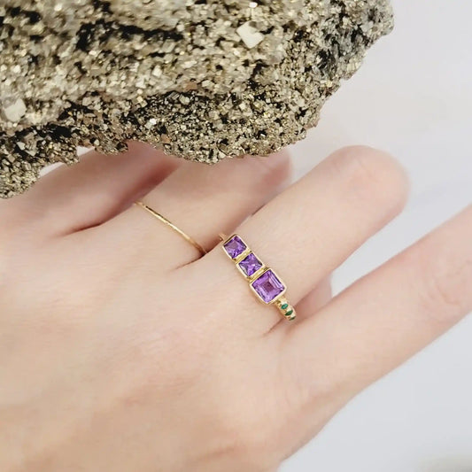 Squares and Dots Amethysts & Emeralds 18k Gold Ring