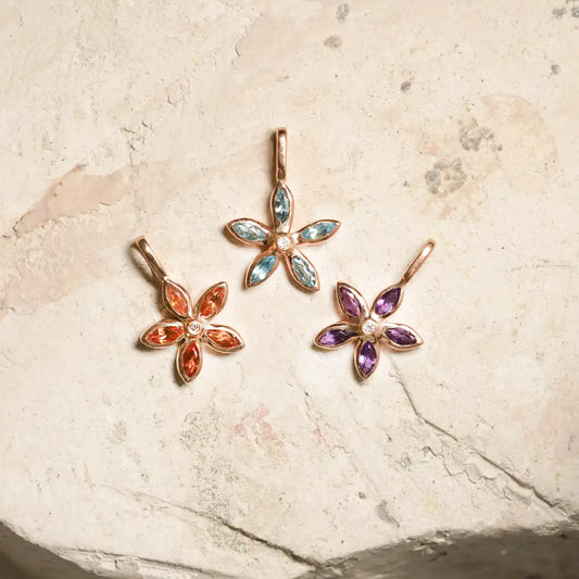 18k Gold Flower Amethyst Pendant with Diamond